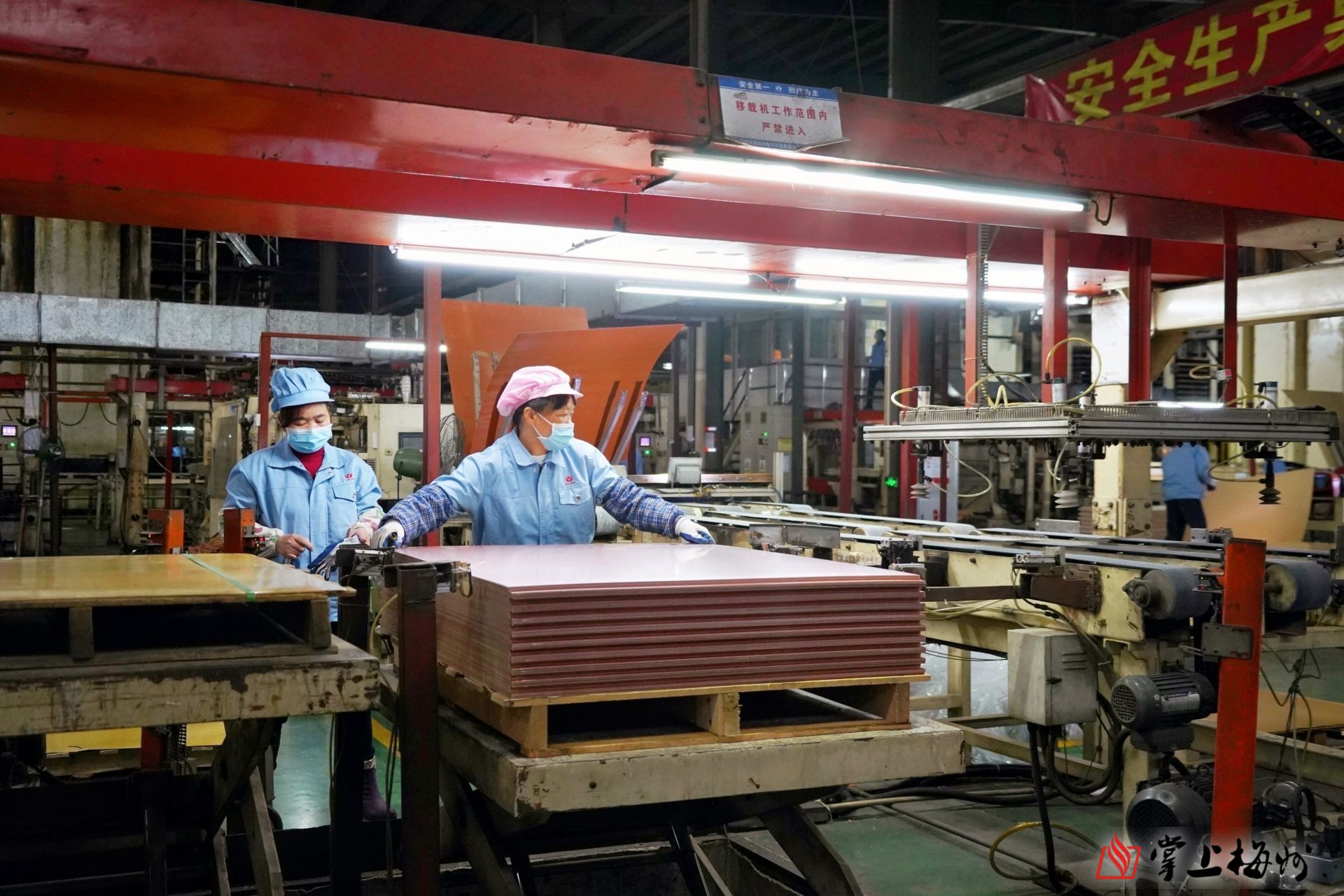 安心返鄉(xiāng)來 發(fā)展路更寬！梅州市威利邦電子科技有限公司深耕主業(yè)提升效能